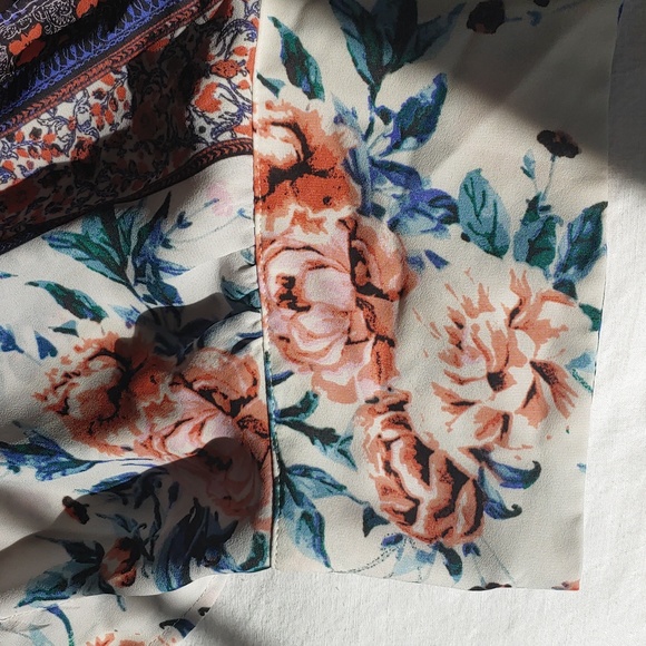 Blouse - Picture 2 of 4